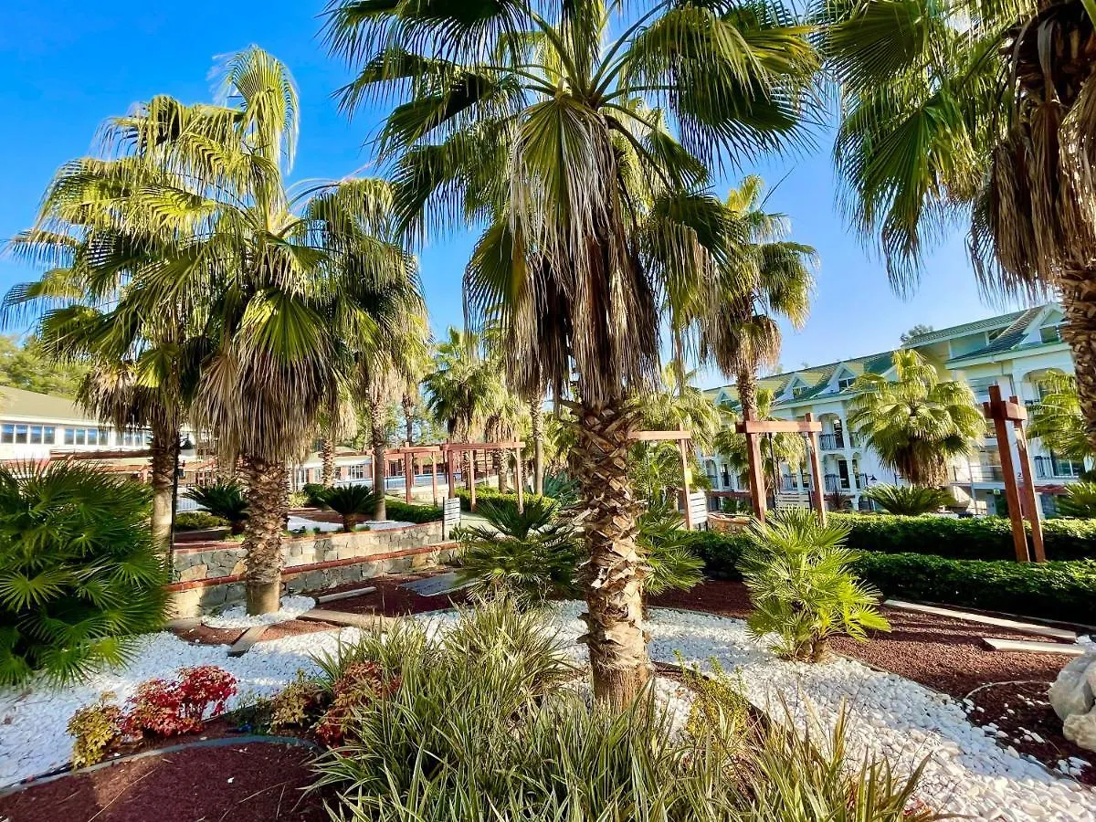 Green Forest Holiday Village Олудениз 5*,